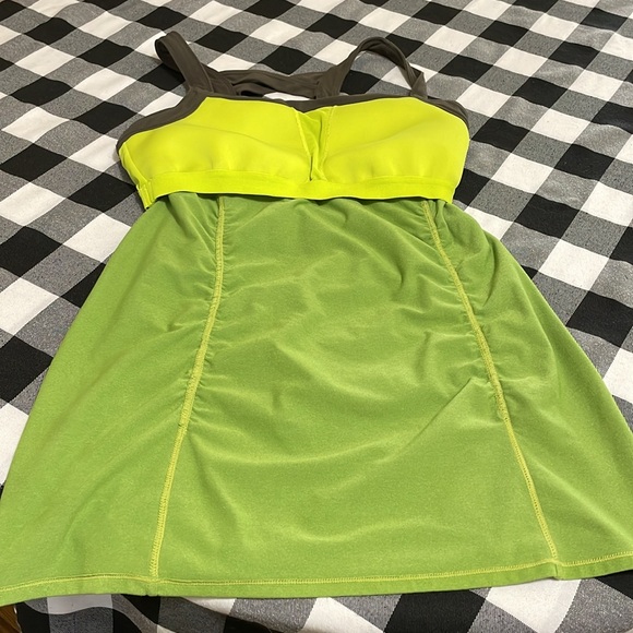Athleta Built In Bra Scrunch Ruched Activewear Athletic Tank Top Size LT Green - Picture 8 of 12